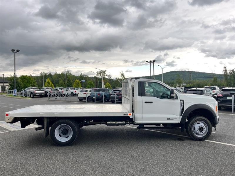 Ford
F-550
2023
