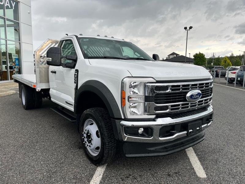 Ford
F-550
2023